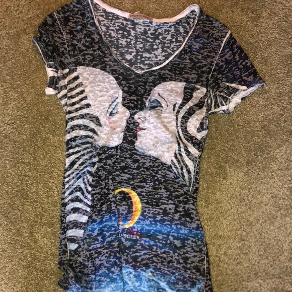 Cirque Du Soleil Offical Tops - Cirque Du Soleil fitted T Cirque Du Soleil Offical Tops - Cirque Du Soleil fitted T
